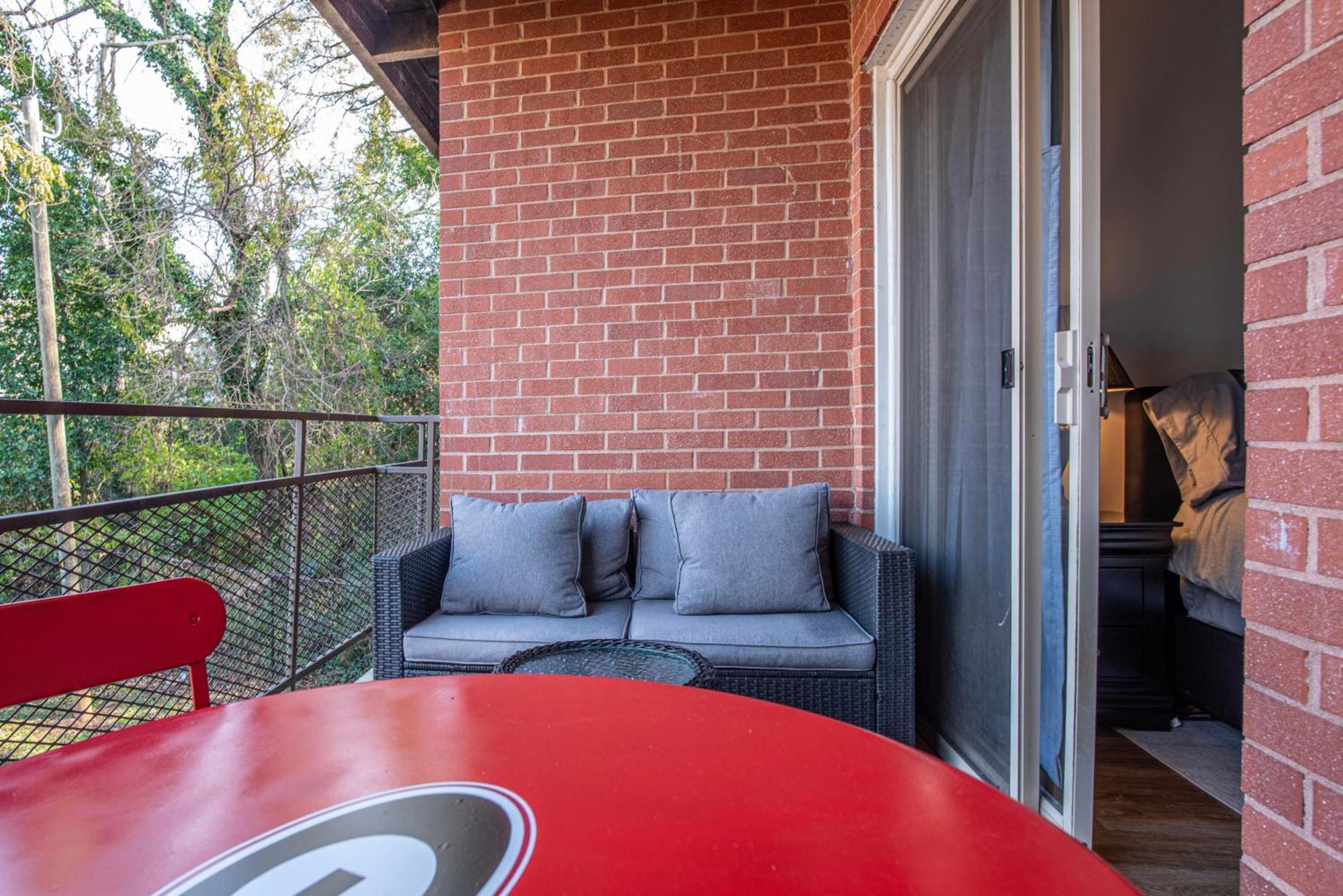 Classic City Getaway - 1 Mile Walk To Sanford Stadium! أثينز، أوهايو المظهر الخارجي الصورة